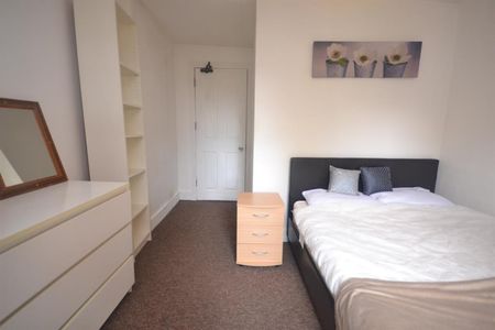 1 bedroom Flat To Let - Photo 5
