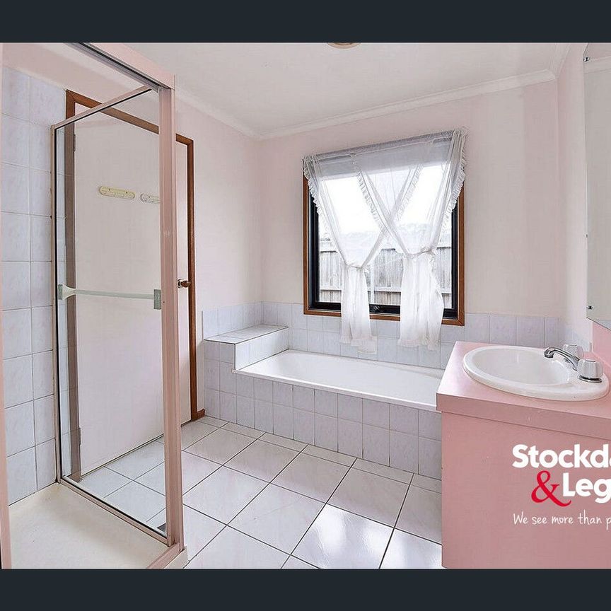 5 Abbey Alley, Greenvale, Vic 3059 - Photo 1