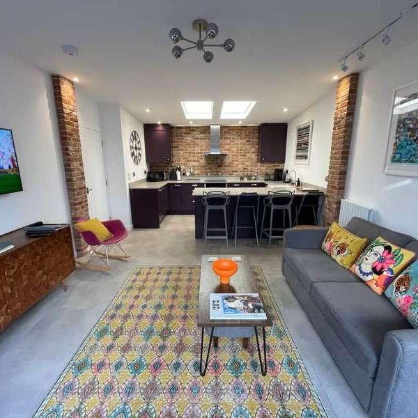 Eaton Grove, Hove, BN3 - Photo 1