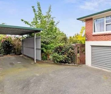 Three bedroom tidy home with backyard - Photo 4