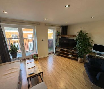 2 BED Flat To rent - Photo 1