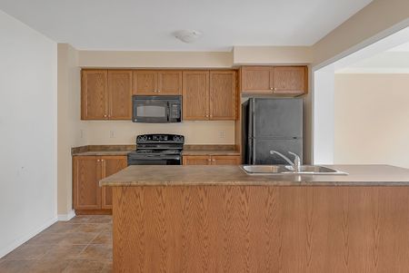 For Lease - 7 Sirente Drive Unit# 42, Hamilton, Ontario - Photo 2