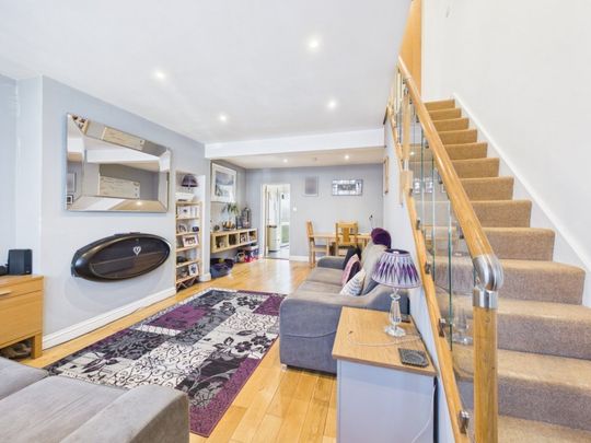 Durham Road, Feltham,TW14 - Photo 1