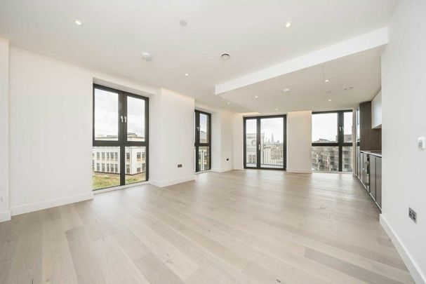 Paragon Square, Clerkenwell, WC1X - Photo 1