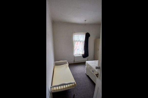 2 Bed Terraced House, Jesmond Road, CV1 - Photo 1