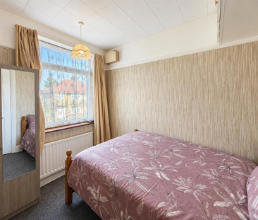 4 bedroom semi-detached house to rent - Photo 6