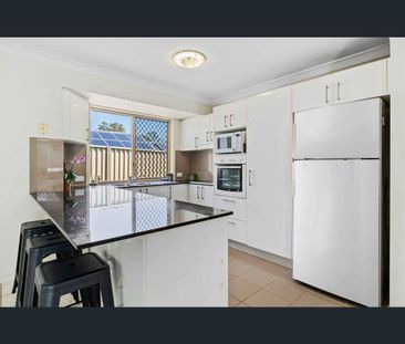 7 Cowell Drive, Burleigh Heads, Qld 4220 - Photo 5