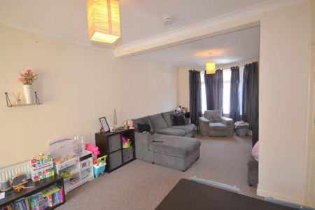 3 bedroom terraced house to rent - Photo 2