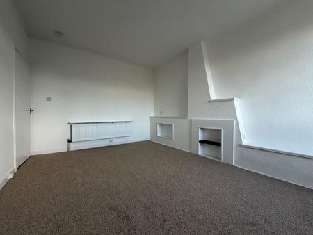 3 bedroom flat to rent - Photo 2