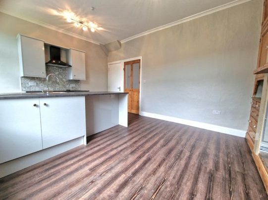 George Street, Milnsbridge, Huddersfield £845 pcm ⓘ The monthly or weekly payment required by the landlord. Read our glossary page , 4 bedrooms, house - terraced, to let * Tenant info - Photo 1