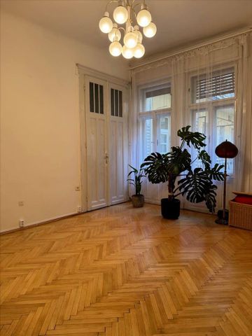 Kiadó átlagos állapotú lakás - Budapest V. kerület - Photo 5