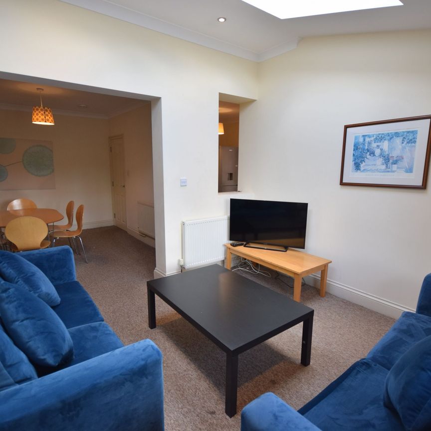 6 Bedroom Property - Filton - Photo 1