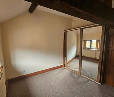 2 bedroom character property to rent - Photo 1
