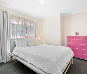 Lovely 3 bedroom home close to schools and shops - Photo 5