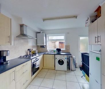 2 bedroom ground floor flat to rent - Photo 1