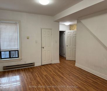 Townhouse For Lease | C8077348 - Photo 4