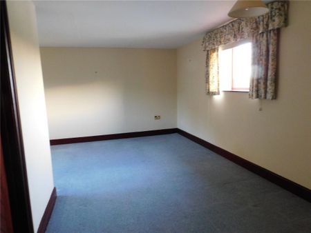4 bedroom semi-detached house to rent - Photo 2
