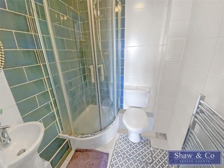 2 bedroom flat to rent - Photo 5