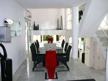 4 bedroom luxury Villa for rent in Puerto Banus, Marbella, Andalusia - Photo 3