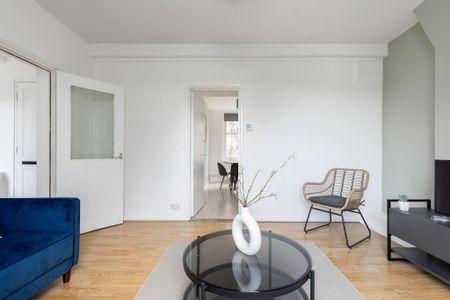 2 bedroom flat to rent - Photo 2