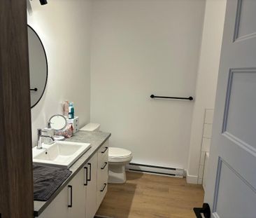 Appartement 4 1/2 Secteur paisible à 5 mins des services St-Hyacint... - Photo 4