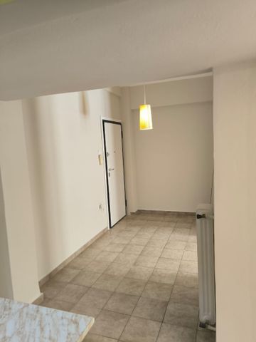 Ενοικίαση κατοικίας, 50 τ.μ., Ζωγράφου, 580 € - Photo 2