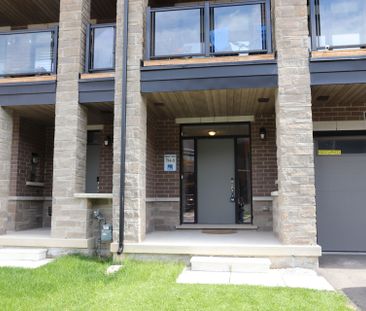 For Lease - 1541 Hilson Heights, Milton, Ontario - Photo 5