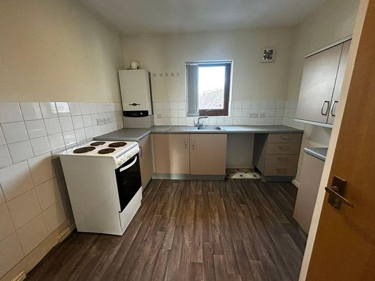 Queens Court, Neath - Photo 1