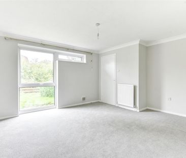 Syresham Gardens, Haywards Heath - Photo 2