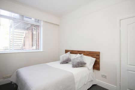 1 bedroom Flat to rent - Photo 4