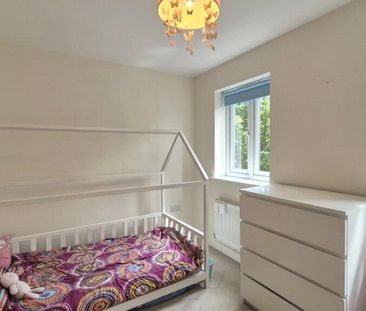 4 bedroom semi-detached house to rent - Photo 6