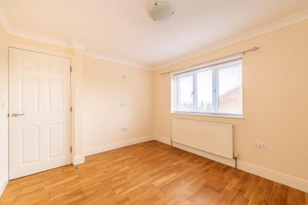 5 bedroom detached house to rent - Photo 4