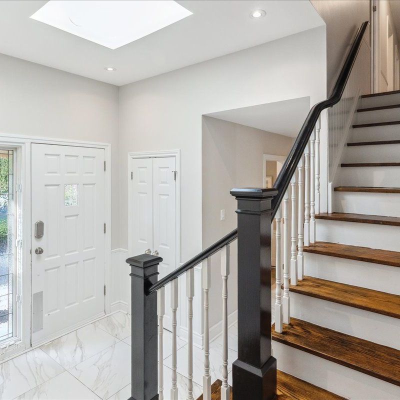 For Lease - 1424 Indian Road, Mississauga, Ontario - Photo 1