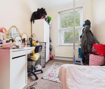 Roundhill Crescent, East Sussex, BN2 - Photo 3