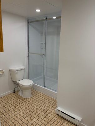 2020-307 Rue Gauthier, Sherbrooke, QC J1H 6A5 (Vacant) - Photo 1