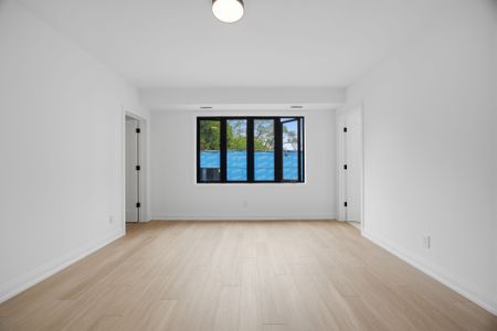 For Lease - 56 Camberwell Road Unit# 1, Toronto, Ontario - Photo 2