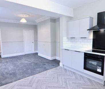 Newly Refurbished 3-Bedroom End Terrace in Popular Royston Location - Photo 4