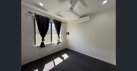 MOUNT PETER ESTATE FAMILY HOME - Photo 3