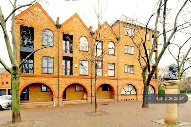 1 bedroom in a house share to rent - Photo 1