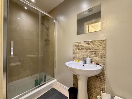 417h Antrim Road, Newtownabbey, BT36 5ED - Photo 4