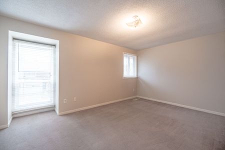 For Lease - 680 Regency Court Unit# 93, Burlington, Ontario - Photo 5