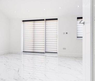 2 bedroom semi-detached house to rent - Photo 6
