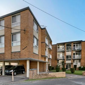 Conveniently Located Two Bedroom - Photo 2