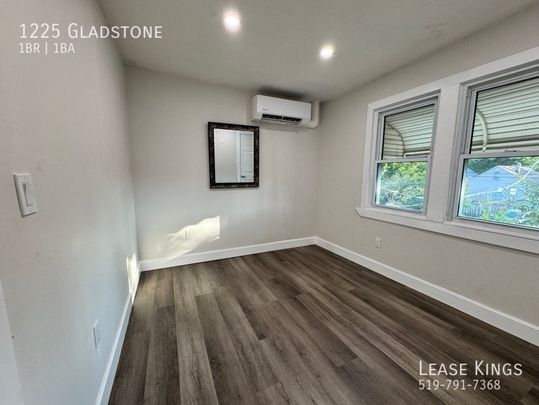 1225 Gladstone Upper - Photo 1