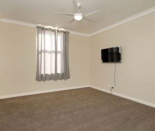 Fully Renovated Unit In The Heart of Hamilton! - Photo 4