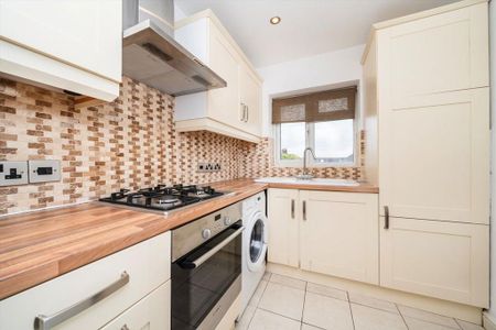 2 bedroom flat to rent - Photo 4