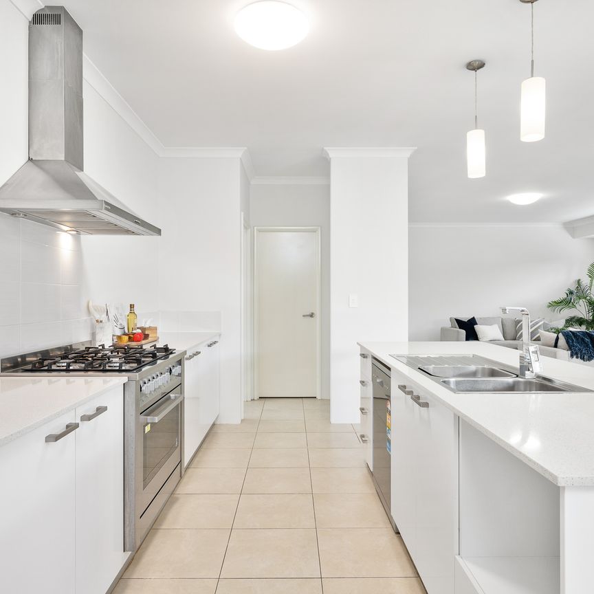 Your Family Home in Baldivis Awaits! - Photo 1