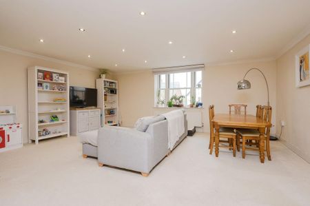 2 bedroom maisonette to rent - Photo 3