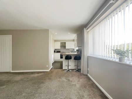 3 bedroom Detached Bungalow to let - Photo 3