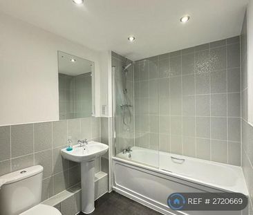 3 bedroom flat to rent - Photo 6